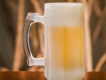 Cerveja quente nunca mais! Esta é a melhor dica para deixar suas latinhas sempre geladas na temperatura certa