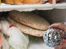 Poucas pessoas sabem o que acontece ao colocar bolas de papel alumínio no freezer