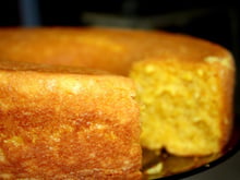 Bolo de fubá com queijo