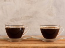 Eu bebo café há muito tempo e só recentemente descobri a diferença entre café preto e café americano, embora ambos sejam tão similares