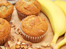 Aprendi com um chef uma versão prática de bolinho de banana sem açúcar na air fryer e agora faço direto no café da manhã