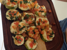 Aperitivo de abobrinha com queijo