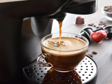 Adaptador reutilizável para cápsula de café vale a pena? Veja vantagens e cuidados