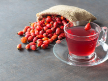 Chá que poucos lembram de fazer tem 10 vezes mais vitamina C do que o limão, reduz a inflamação e protege o coração