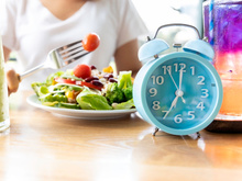 Jejum intermitente: novo estudo mostra como dieta atinge parte do cérebro que afeta apetite e vício