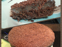 Bolo de chocolate recheado de forno