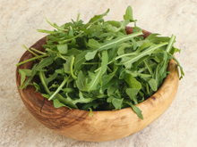 O segredo para fazer a rúcula durar mais: há uma maneira fácil de aumentar a validade do vegetal