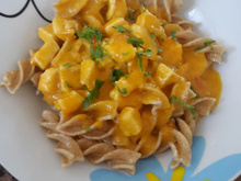 Macarrão com molho de abóbora e frango