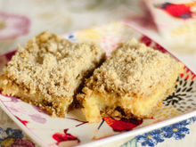 Quando faço essa cuca de banana com doce de leite, não sobra nem migalha