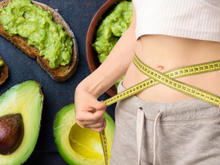 Quem faz dieta para emagrecer pode adicionar abacate ao cardápio ou é muito calórico? A resposta vai te surpreender!