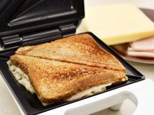 Sanduicheira, grill ou torradeira: qual o melhor e qual escolher?