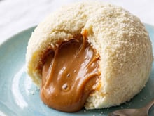 Bomba de leite em pó com doce de leite sem açúcar e que fica pronto em minutos
