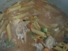 Sopa de legumes e macarrão