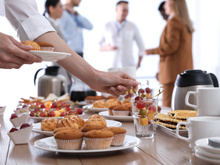 ATENÇÃO se você come muito na rua: evite esses lugares e alimentos para não se arriscar com uma intoxicação alimentar