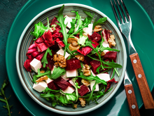 Salada surpreendente de beterraba e morango: receita simples com ar de sofisticada é uma delícia