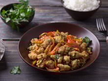 A proteína vegetal que pode substituir o ovo e o frango na dieta para ganhar massa muscular