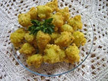 Bolinho de aipim (mandioca) dourado