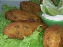 Bolinho de mandioca recheado