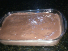 Pavê de chocolate com biscoito de chocolate com recheio de baunilha