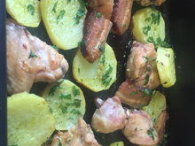 Frango a passarinho com batatas coradas