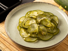 Salada de pepino de 5 minutos que como em dias de sol: receita fácil com apenas 4 ingredientes