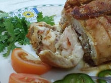 Rolê de frango com bacon e queijo