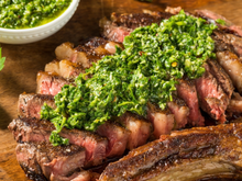 Pare de temperar a carne só com sal: esse chimichurri vai mudar o seu churrasco para sempre!