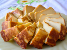 Bolo mole Luiz Felipe é tradição na minha família e todo mundo sabe fazer: receita fácil com queijo do reino e mel quente tem um sabor único