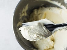 O segredo do buttercream lisinho que faz toda a diferença nos bolos e como evitar erros comuns