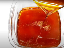 Finalmente fiz uma calda de pudim perfeita: receita é fácil de fazer, não endurece e ainda dura por 3 meses na geladeira