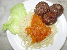 Espaguete com almôndegas saudáveis