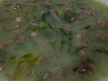 Caldo verde com carne moída