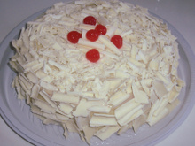 Bolo mousse de leite ninho