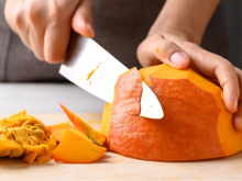 Descascar abóbora não precisa ser difícil, depois que eu aprendi esse truque com um chef nunca mais tive problemas