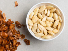 Amêndoa sem pele em poucos minutos: truque é fácil e econômico