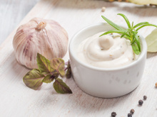 Receita de molho de alho para churrasco: simples e prática