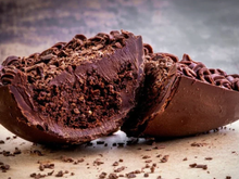 Ovo de Páscoa da Matilda: com camadas de bolo de chocolate no recheio, ninguém vai conseguir resistir essa receita!