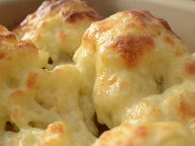 Couve-flor gratinada como você nunca viu: cremosa e douradinha, até quem jura que não gosta de legumes pede bis