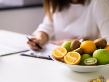 Sou nutricionista e garanto: "Essa fruta é quase um personal trainer do seu intestino, a rainha da digestão"