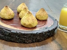 Gotas de felicidade (coxinhas)