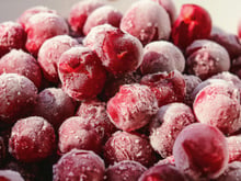 Cerejas congeladas podem ficar tão gostosas quanto as frescas: o TudoGostoso explica as três regras que fazem toda a diferença