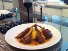 Carré de cordeiro com macarrão tagliolini