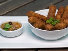 Ainda dá tempo de fazer esse croquete de carne fenomenal para comer assistindo ao jogo do Brasil!