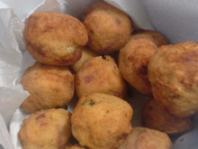 Bolinho de batata com salsicha