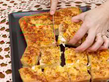 Essa torta salgada de milho já sai recheada do forno: feita no liquidificador, ela serve para o lanche ou jantar