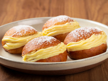 A receita de sonho caseiro da minha tia que me faz flutuar: já comi até sem recheio de tão bom que é!