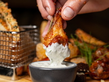 O molho para aves que minha mãe aprendeu com um chef há mais de 40 anos e que nunca nos falta na época do Natal