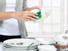 Dicas surpreendentes para você lavar a louça mais rápido