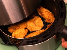 Frango empanado na airfryer