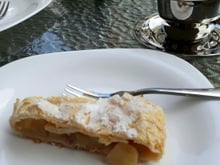 Strudel de maçã com massa folheada